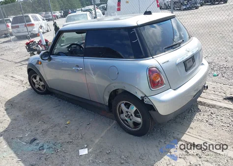 2010 Mini Cooper из США, поврежденный, VIN WMWMF3C52ATZ21447